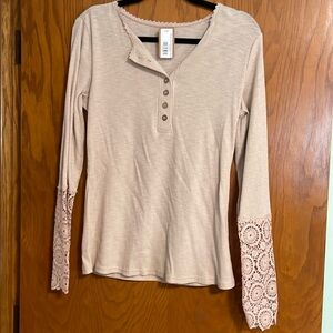 Crochet Sleeve Top, Boutique style no brand name